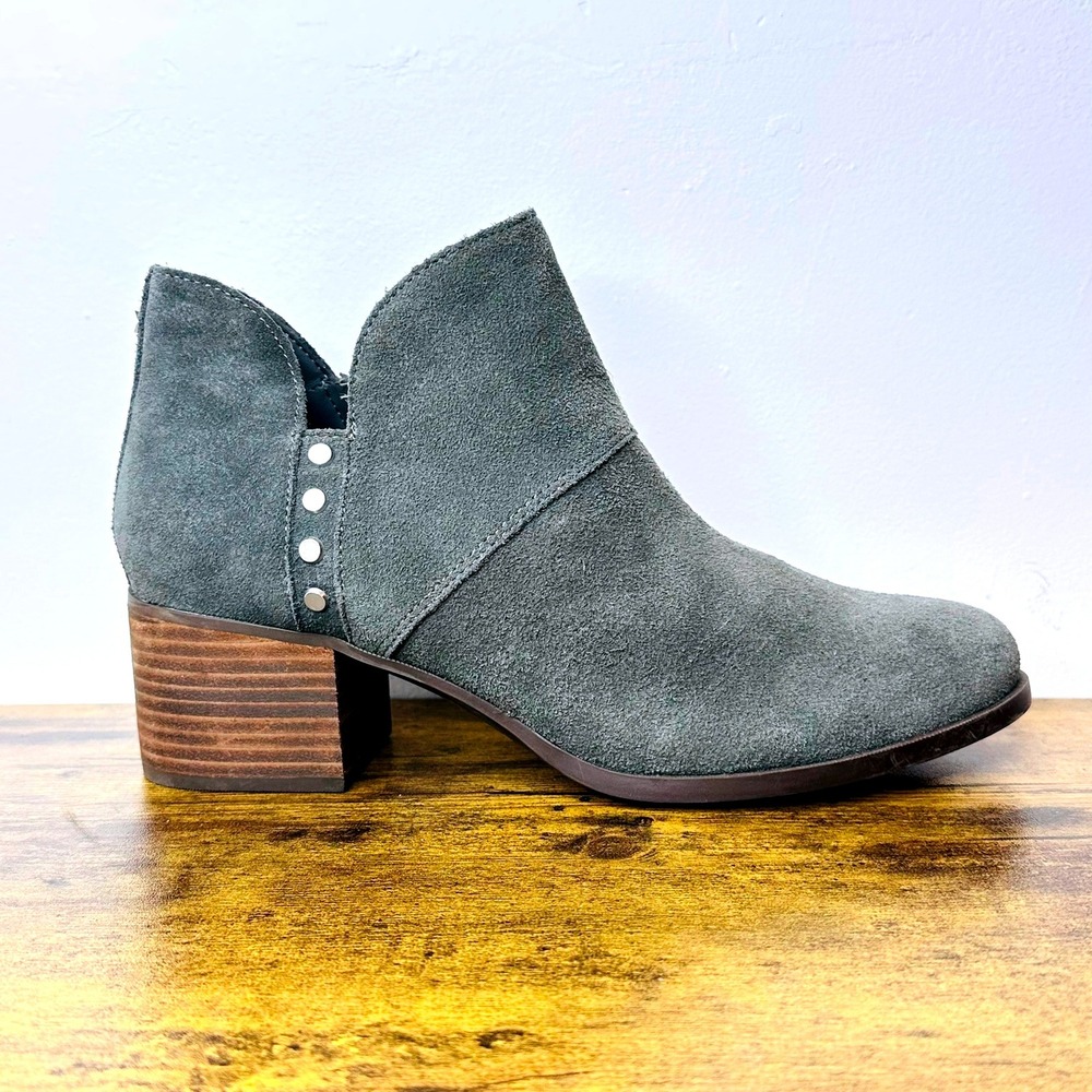 Koolaburra By Ugg Gray Suede Ankle Booties Block Heel Side‎ Zip Studs Size 9